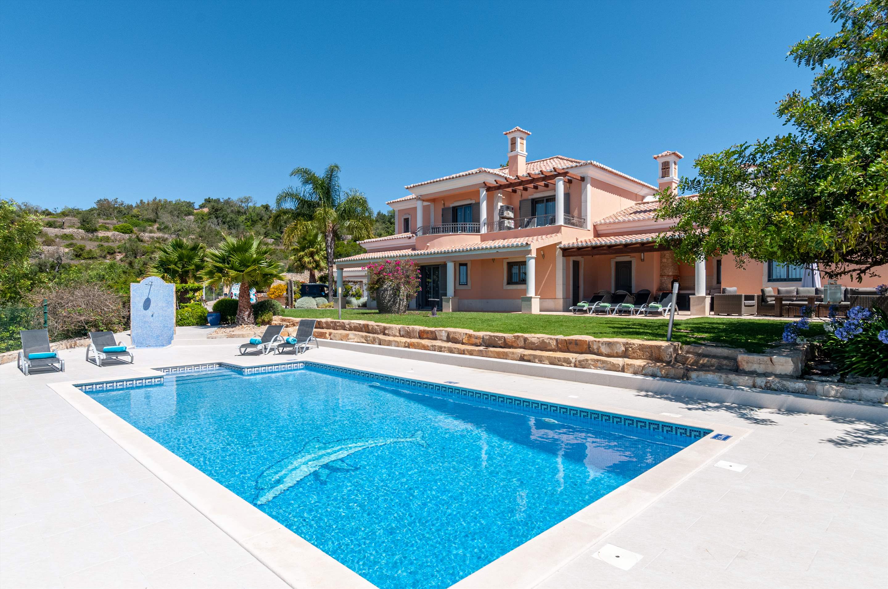 Casa da Pena Branca Four Bedrooms, 8 Persons occupancy, 4 bedroom villa in Loule Area, Algarve