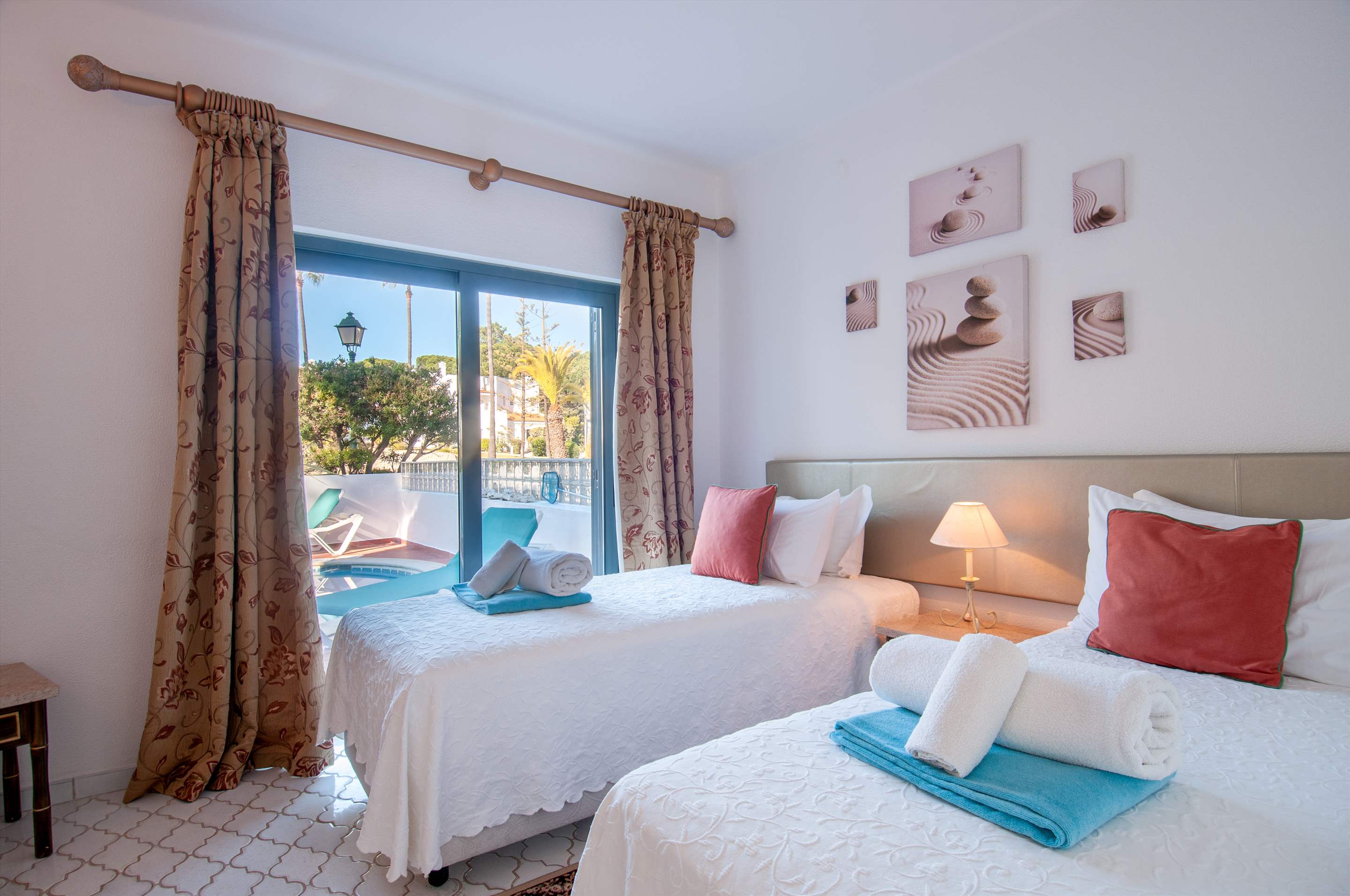 Villa Mia, 3 bedroom villa in Vale do Lobo, Algarve