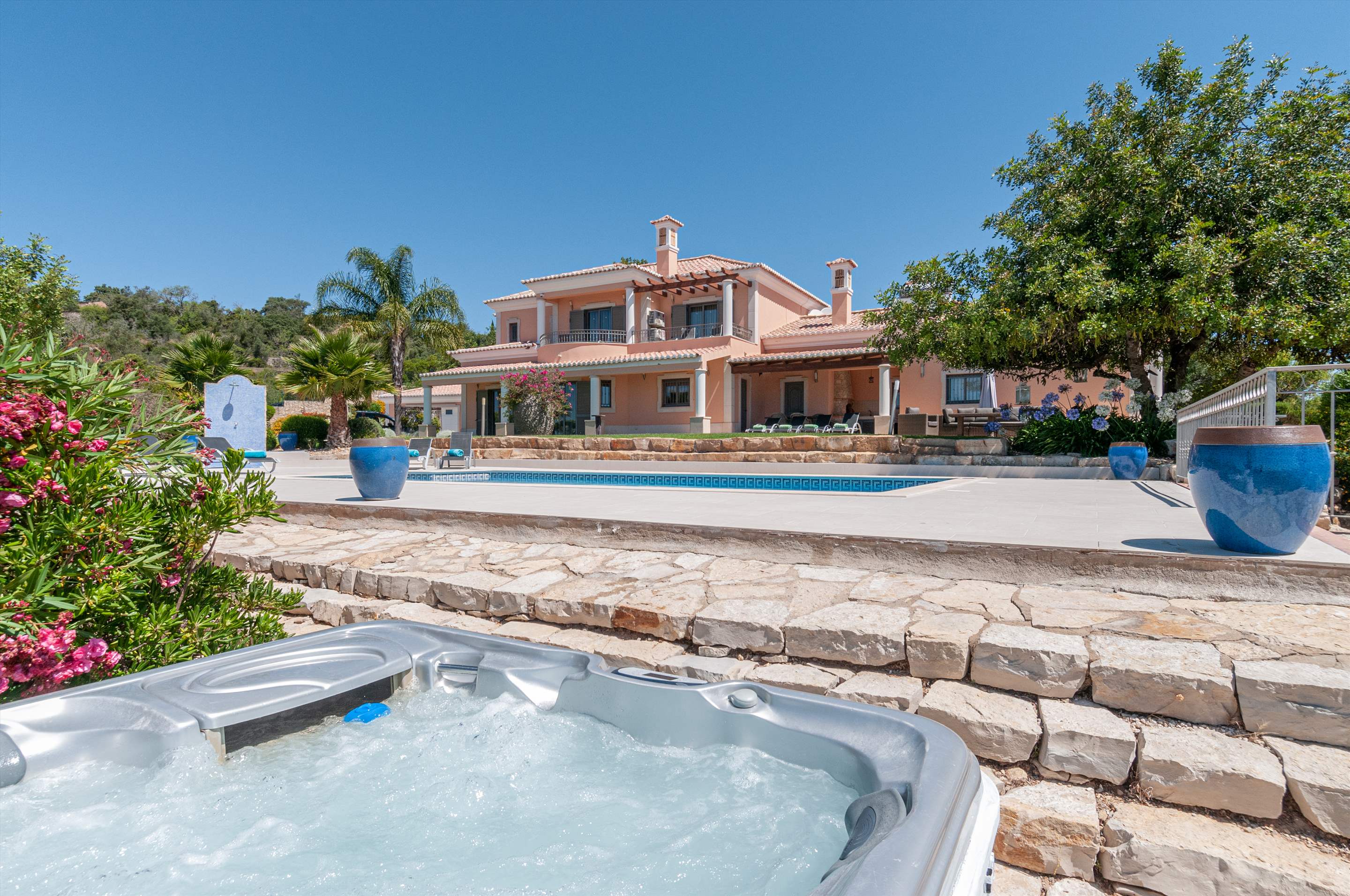 Casa da Pena Branca Four Bedrooms, 8 Persons occupancy, 4 bedroom villa in Loule Area, Algarve