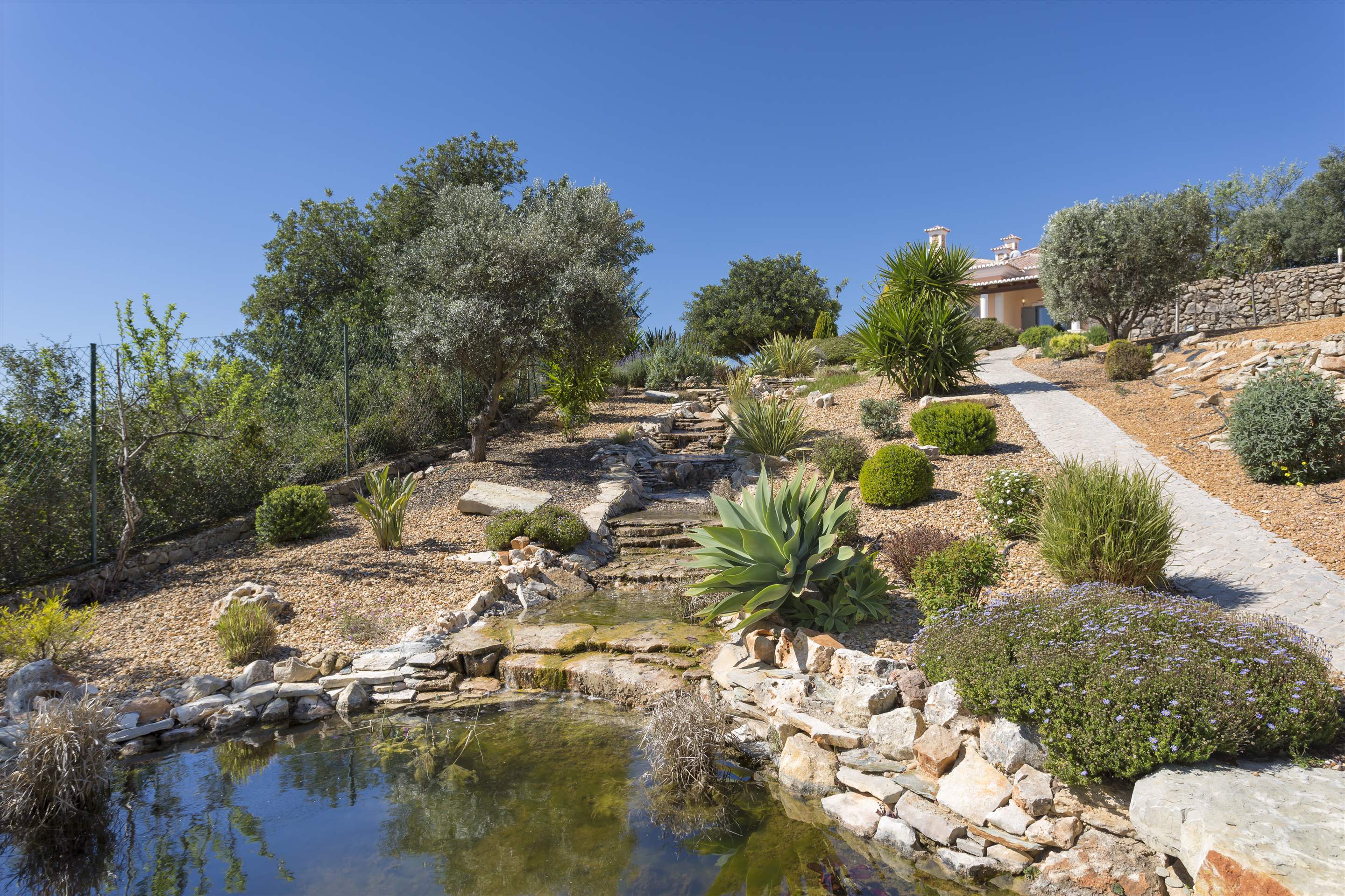 Casa da Pena Branca Four Bedrooms, 8 Persons occupancy, 4 bedroom villa in Loule Area, Algarve