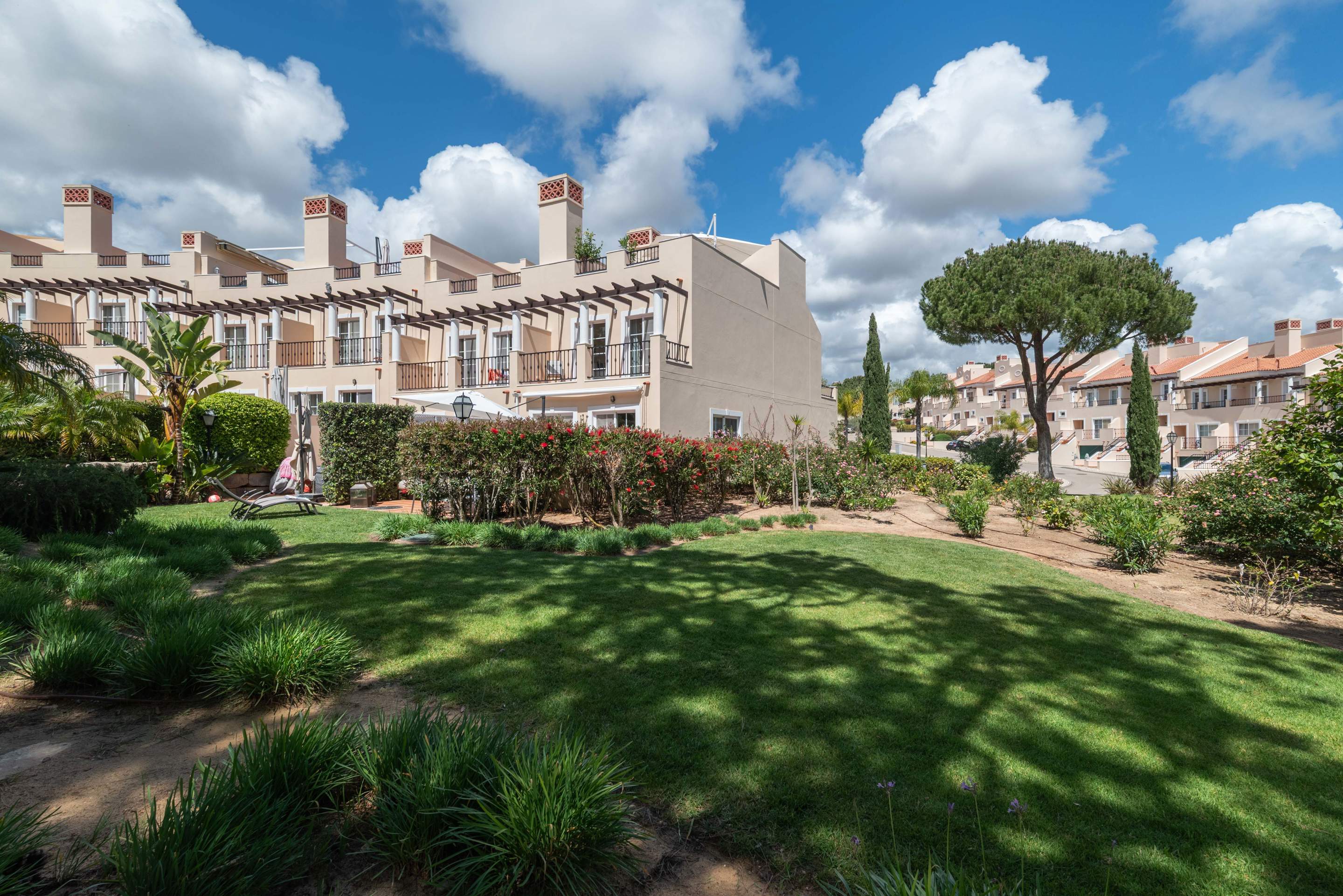 The Lemon Tree at Palmyra, 4 bedroom villa in Vila Sol, Algarve
