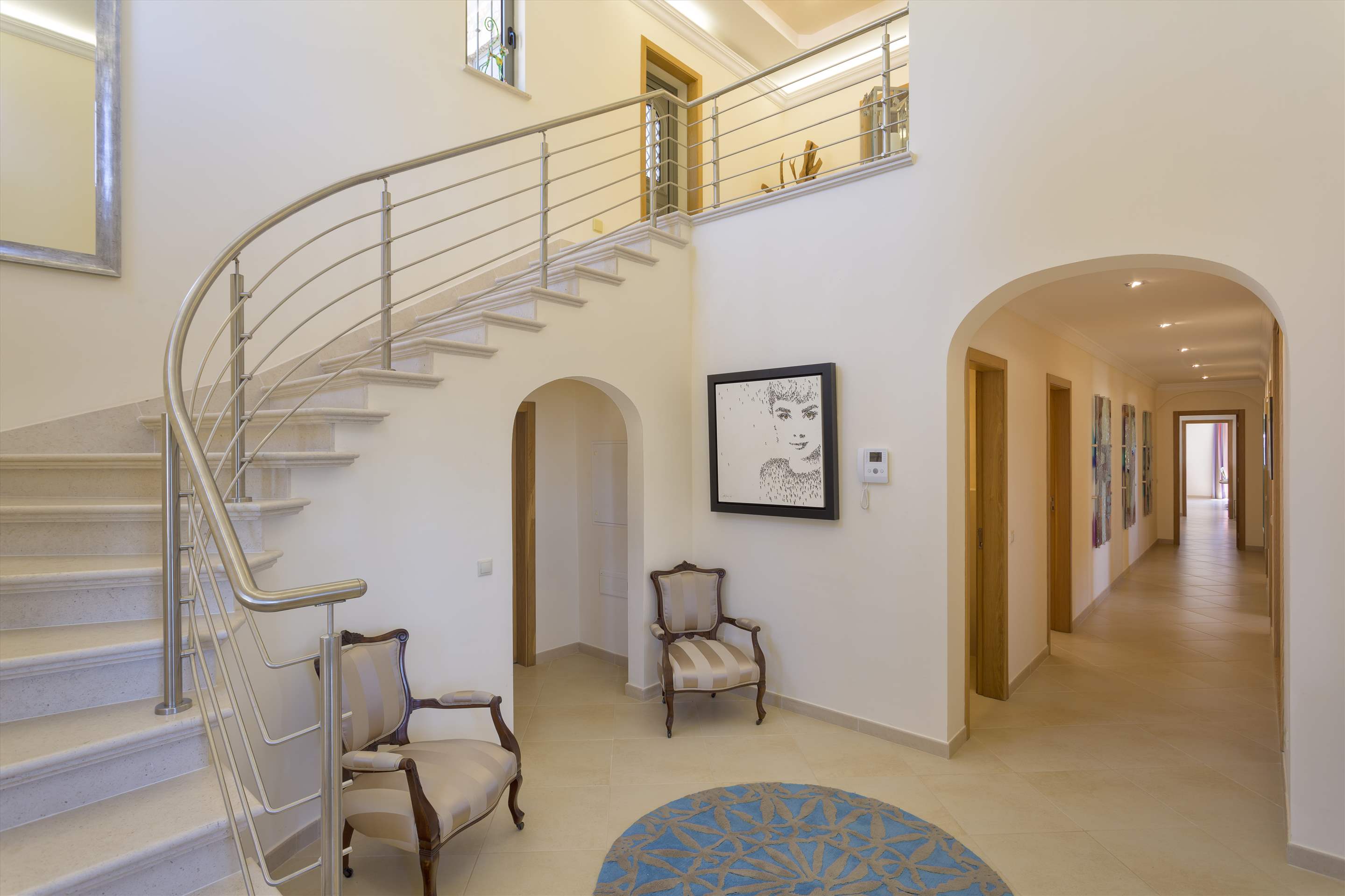 Casa da Pena Branca Four Bedrooms, 8 Persons occupancy, 4 bedroom villa in Loule Area, Algarve