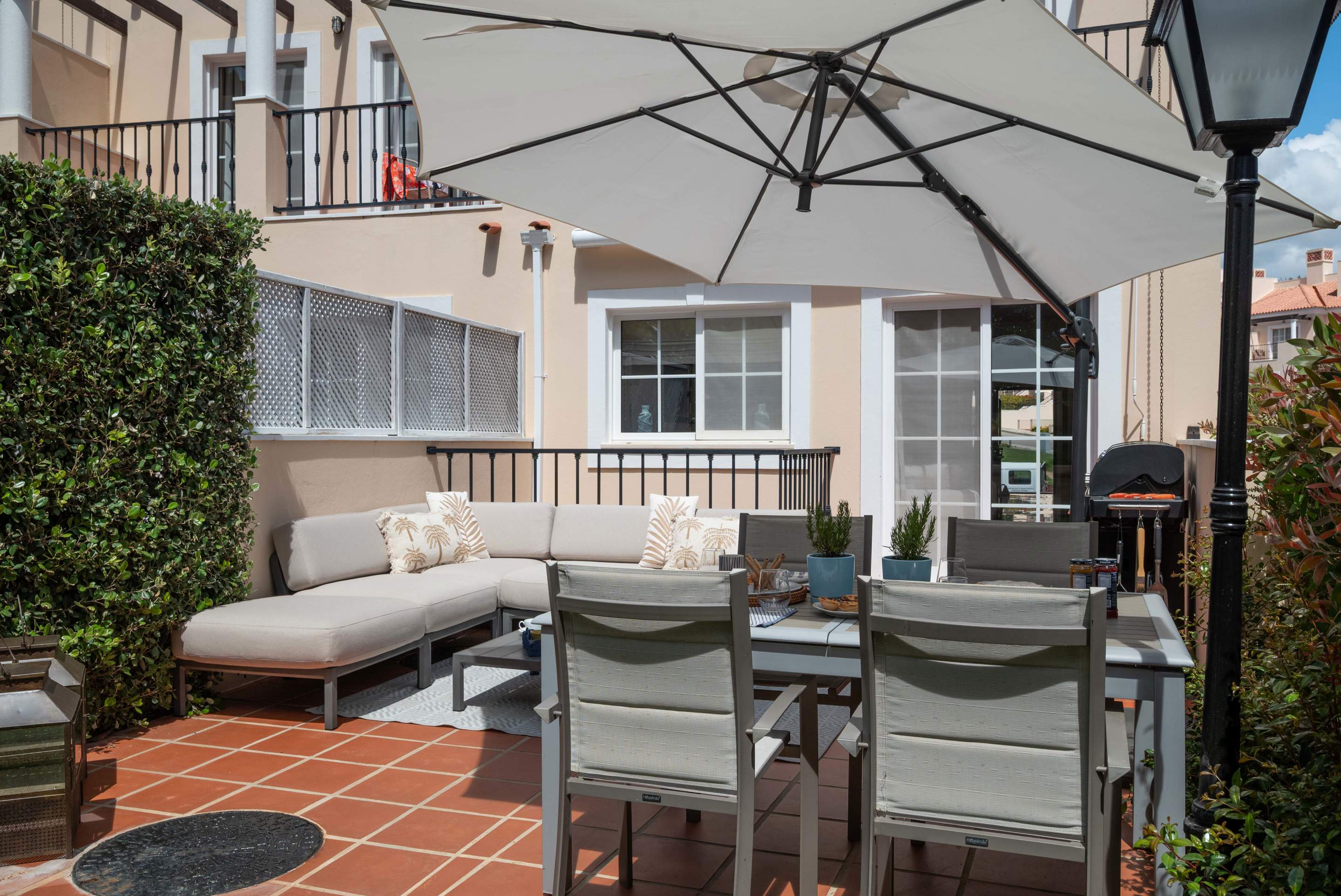 The Lemon Tree at Palmyra, 4 bedroom villa in Vila Sol, Algarve