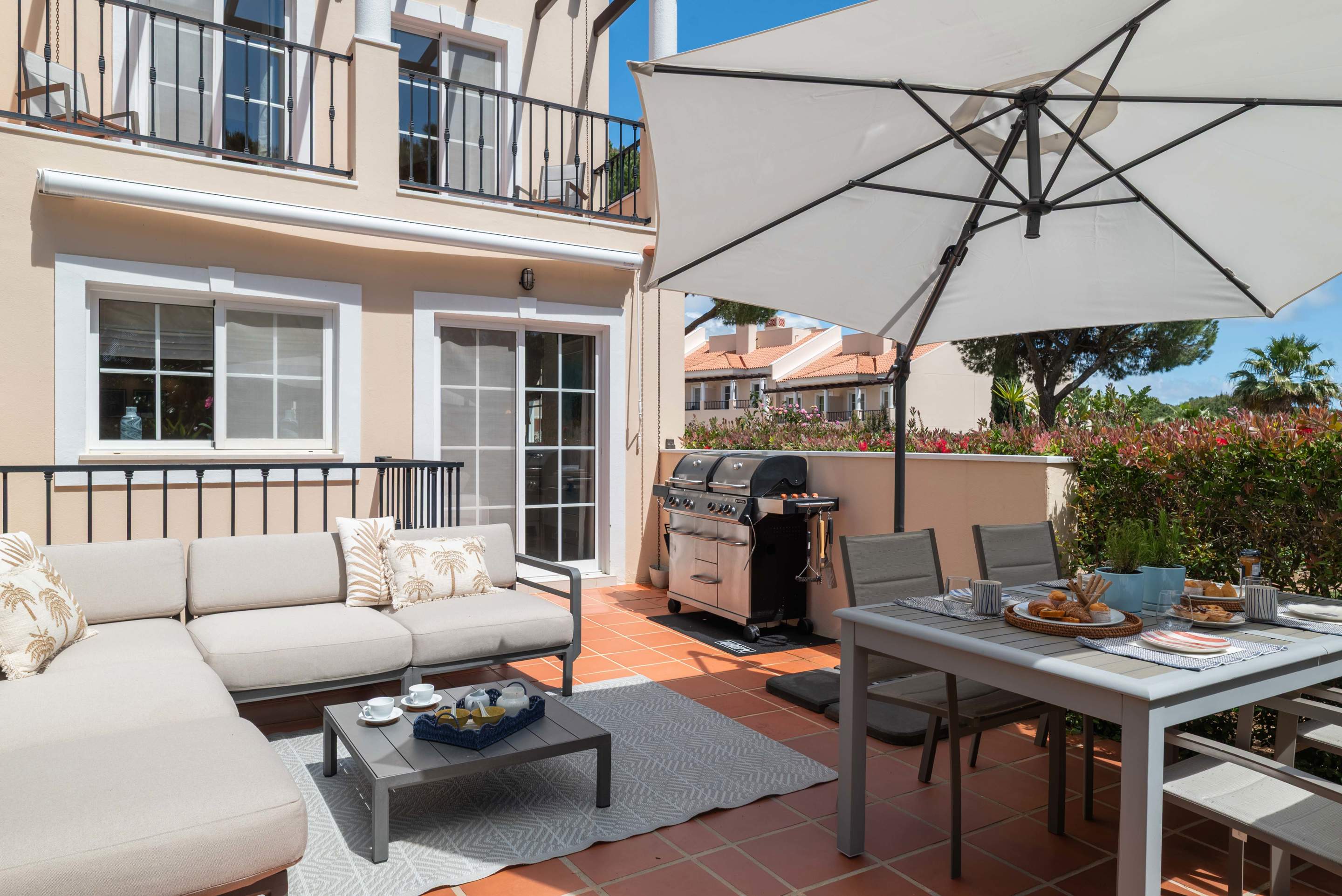 The Lemon Tree at Palmyra, 4 bedroom villa in Vila Sol, Algarve