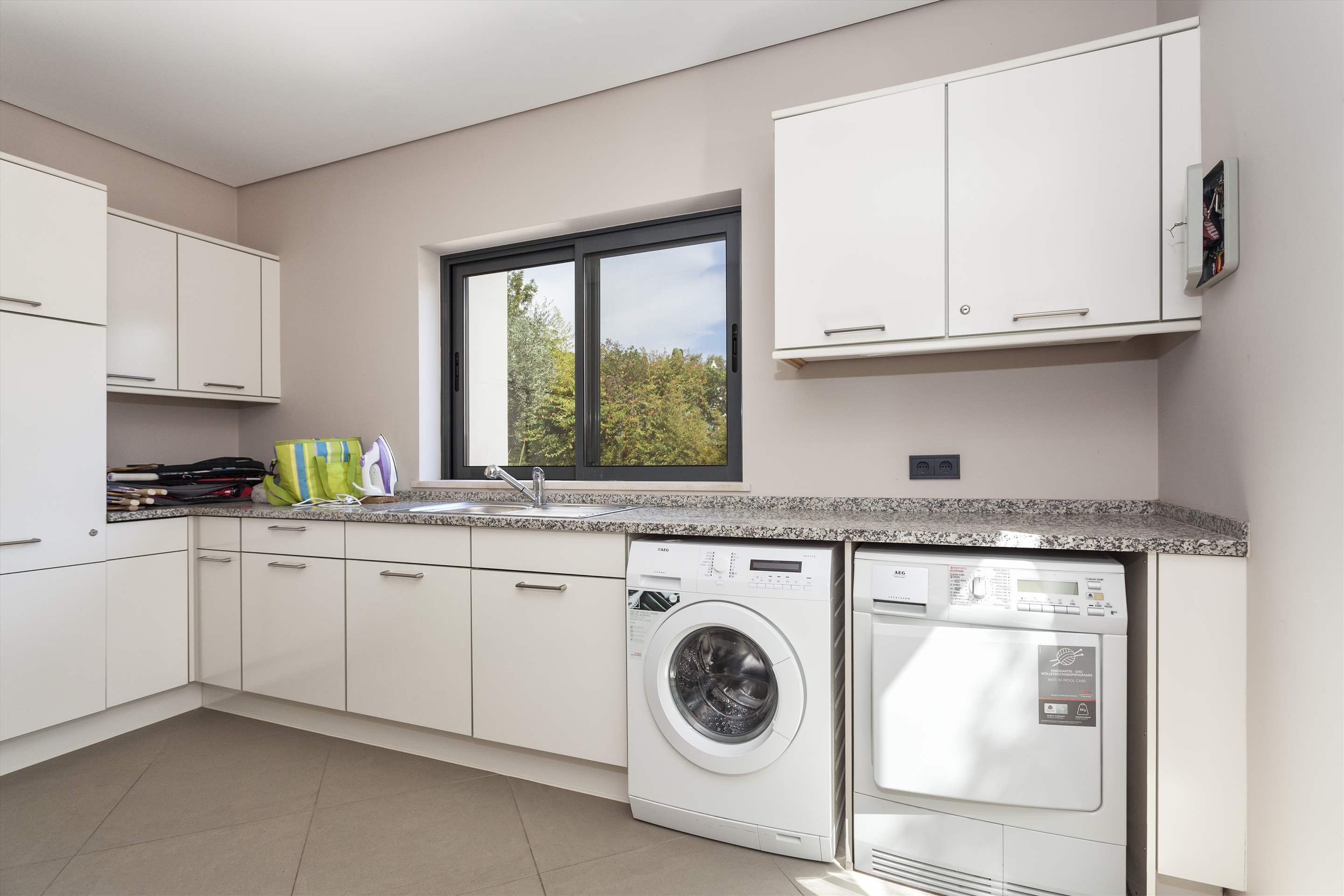 Villa Mar Azul, 5 bedroom villa in Vale do Lobo, Algarve