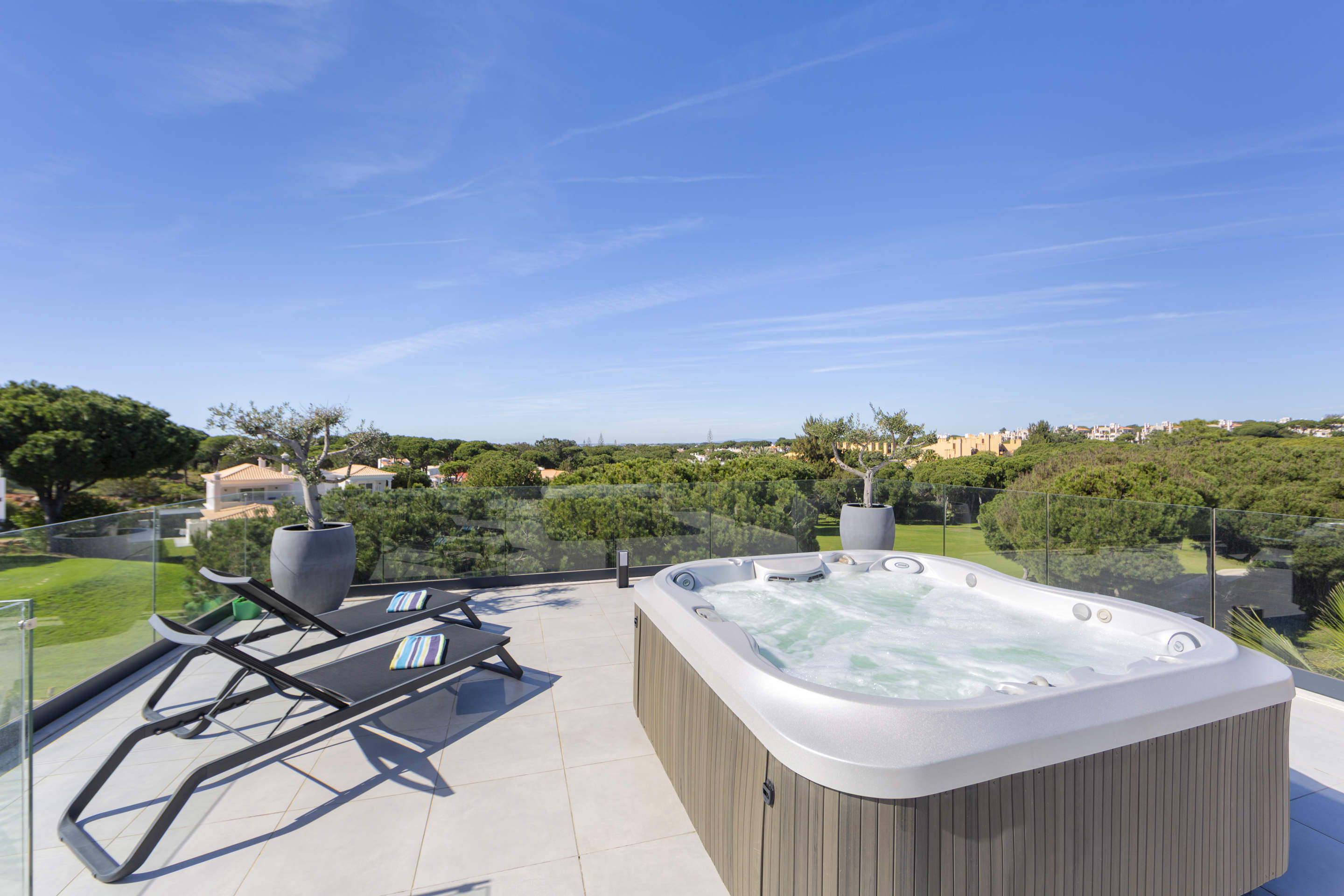 Villa Goldeneye, Vila Sol, 4 bedroom villa in Vila Sol, Algarve