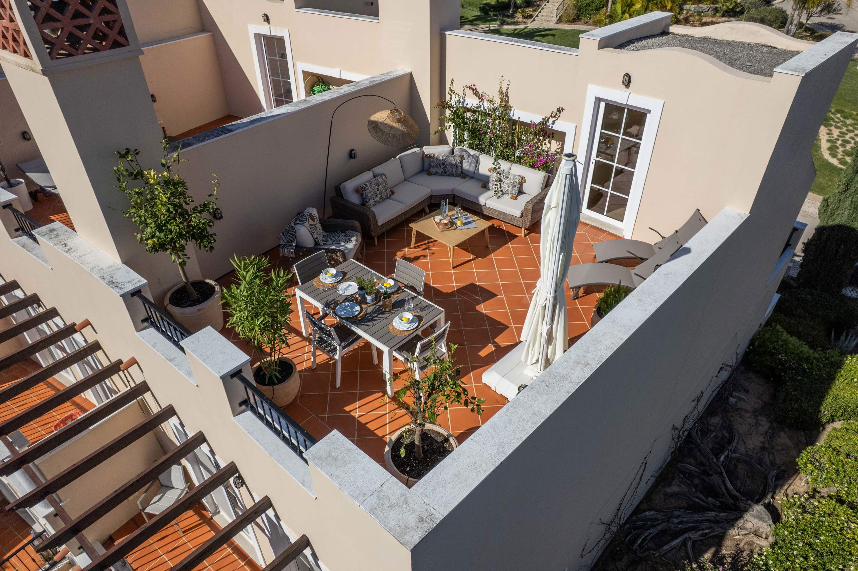 The Lemon Tree at Palmyra, 4 bedroom villa in Vila Sol, Algarve