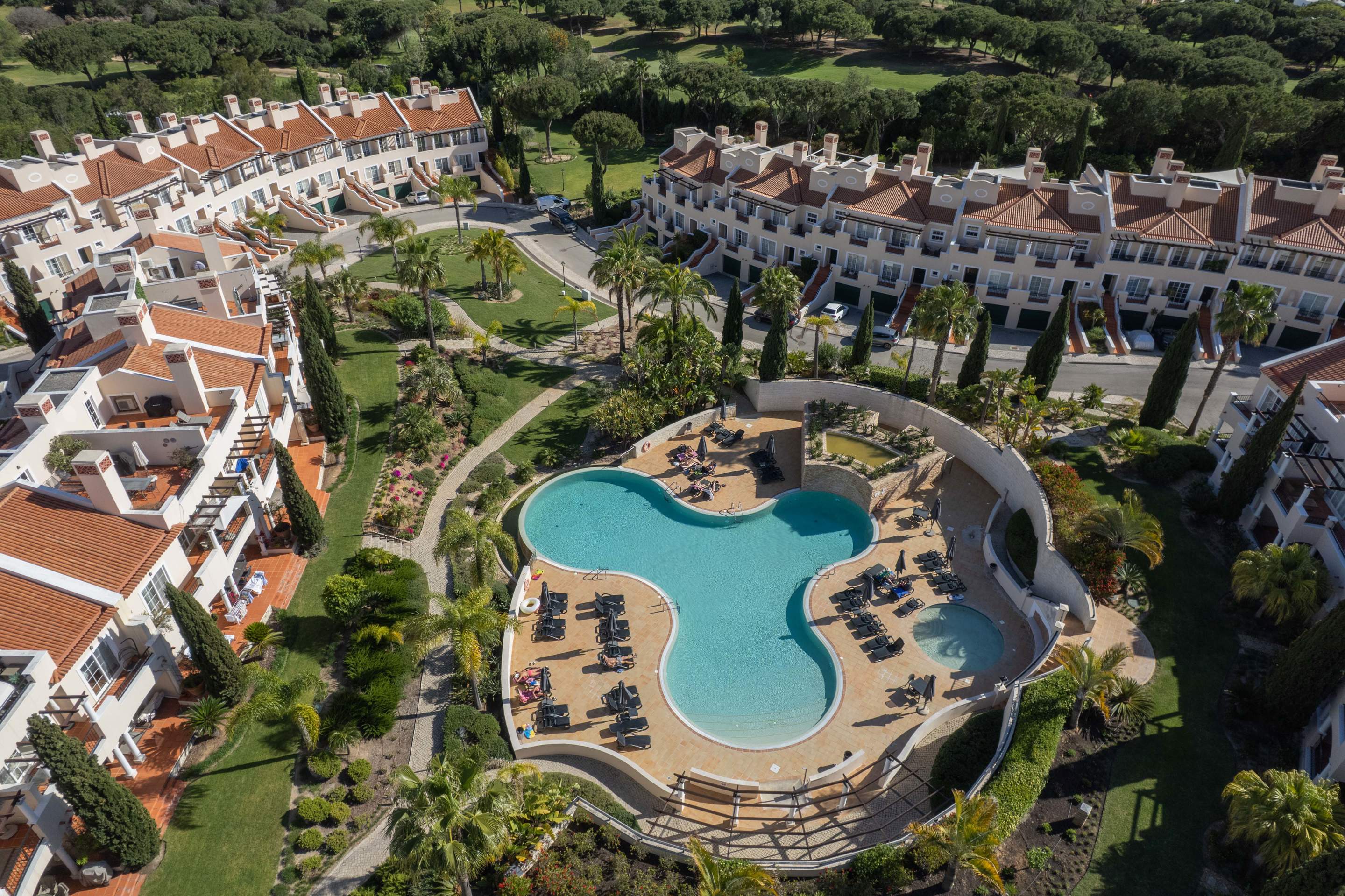 The Lemon Tree at Palmyra, 4 bedroom villa in Vila Sol, Algarve