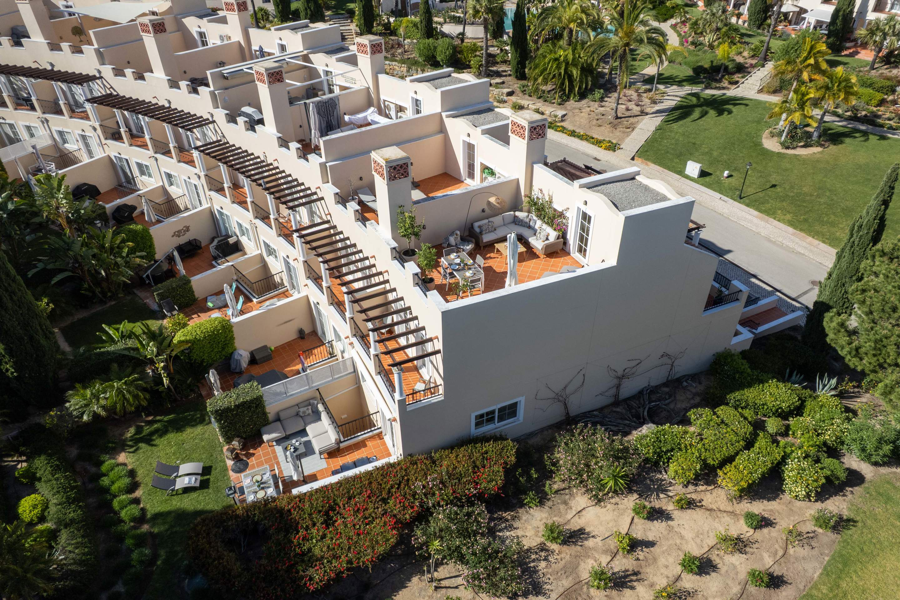 The Lemon Tree at Palmyra, 4 bedroom villa in Vila Sol, Algarve