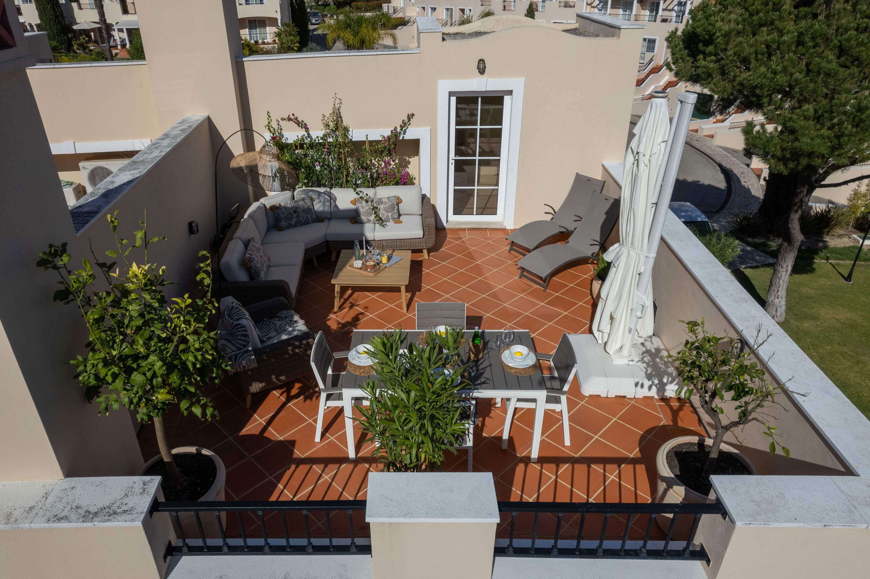 The Lemon Tree at Palmyra, 4 bedroom villa in Vila Sol, Algarve