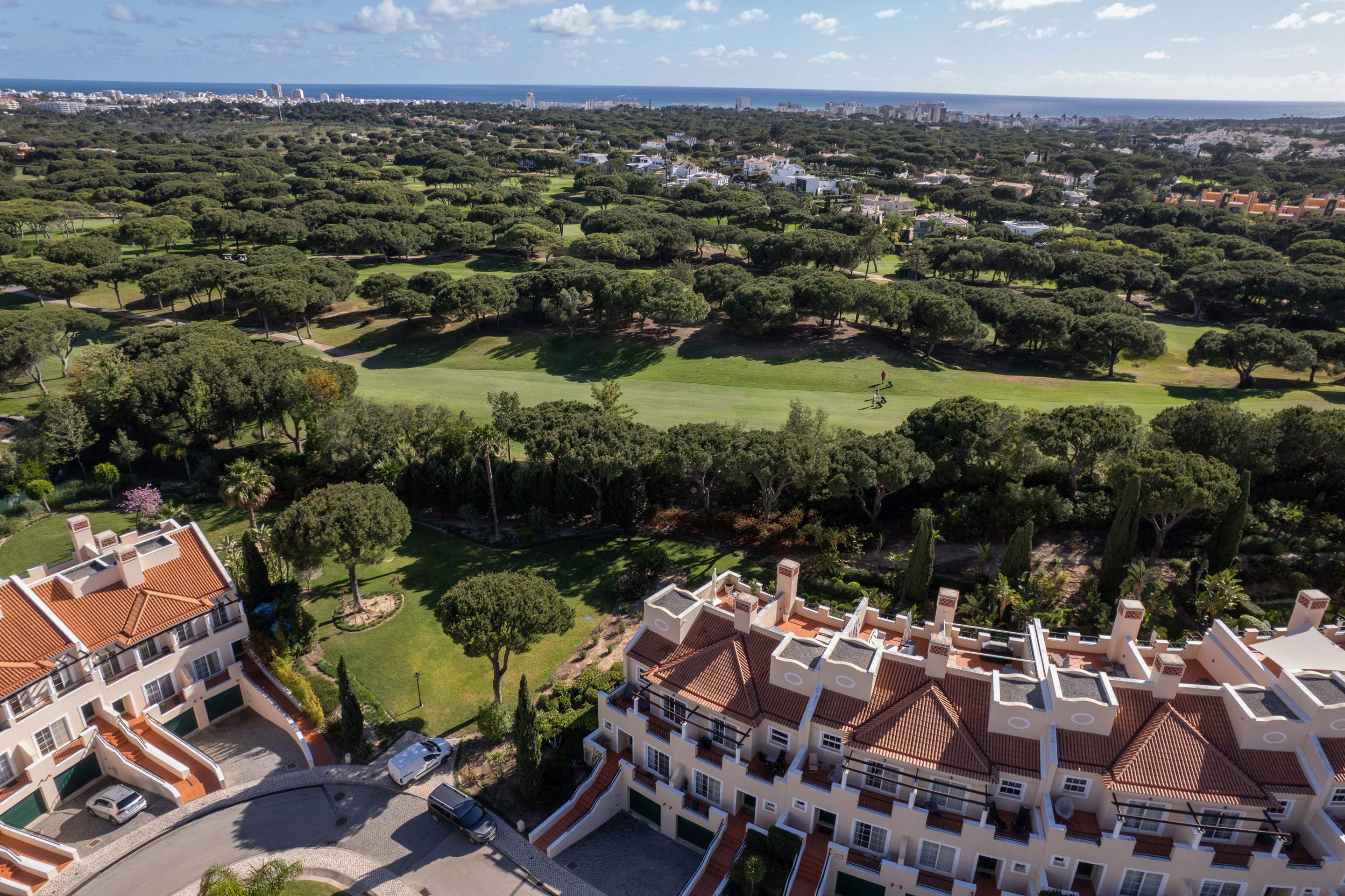 The Lemon Tree at Palmyra, 4 bedroom villa in Vila Sol, Algarve