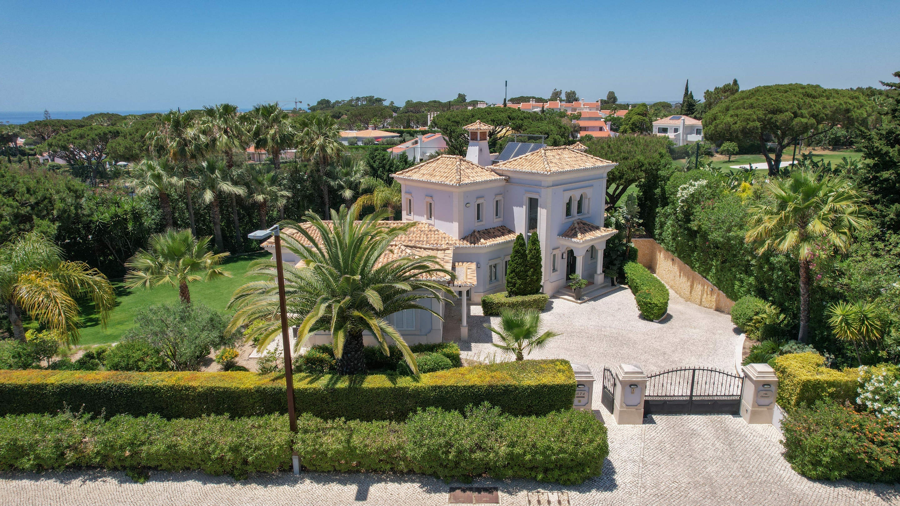 Villa Claremont, 6 bedroom villa in Vale do Lobo, Algarve