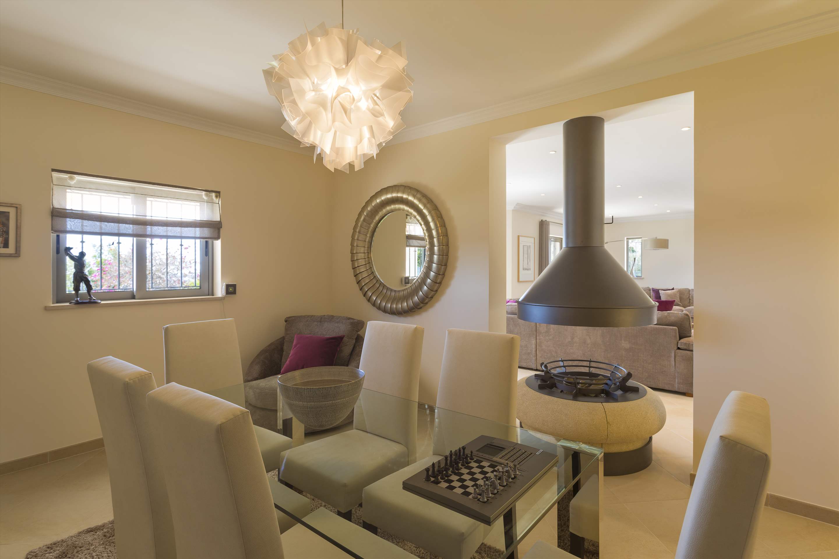 Casa da Pena Branca Four Bedrooms, 8 Persons occupancy, 4 bedroom villa in Loule Area, Algarve