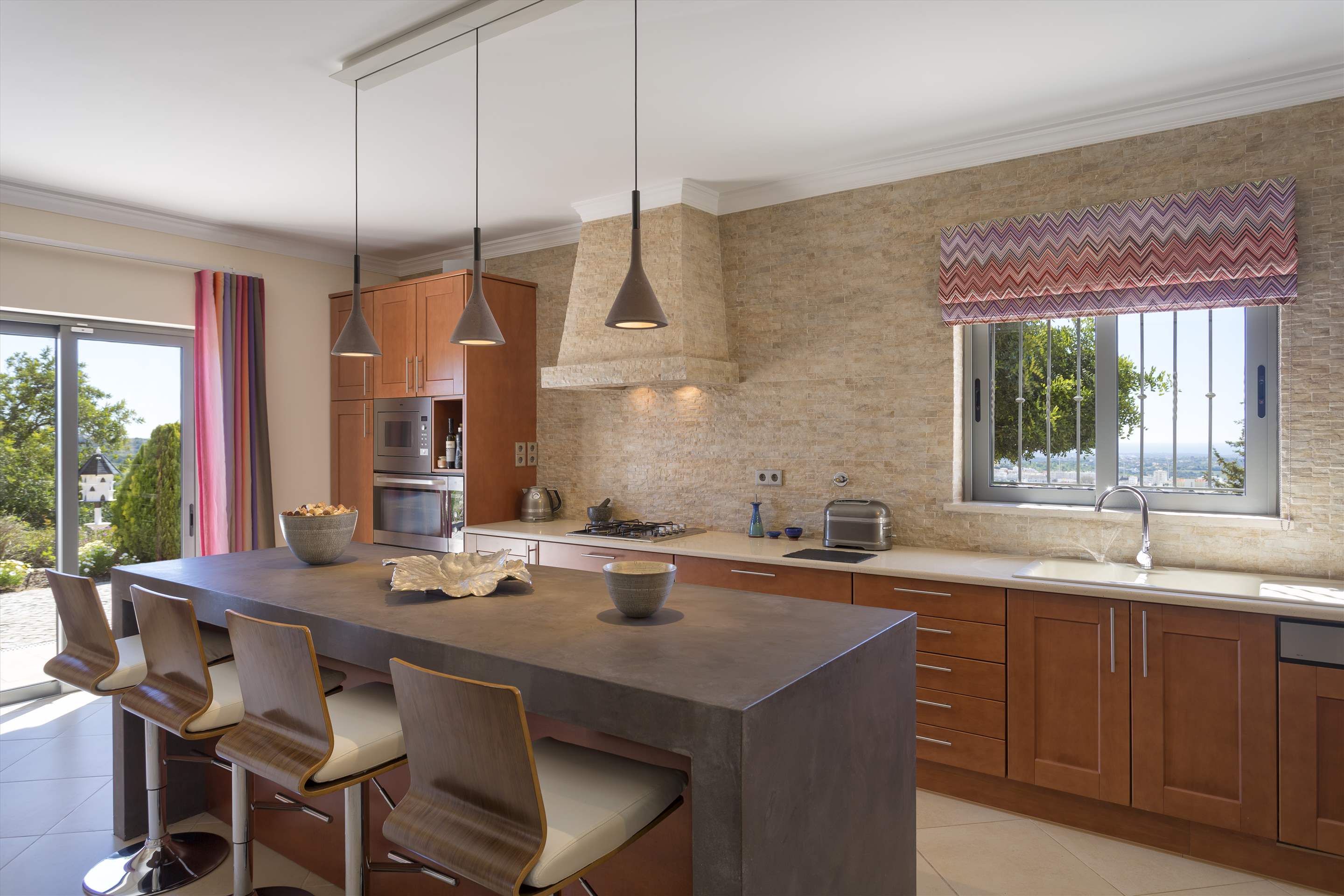 Casa da Pena Branca Four Bedrooms, 8 Persons occupancy, 4 bedroom villa in Loule Area, Algarve